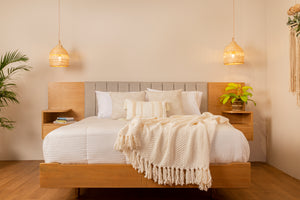 Cama Celine + nocheros flotantes con repisa.
