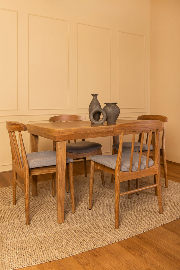 Mesa de comedor Clara con sillas Duna